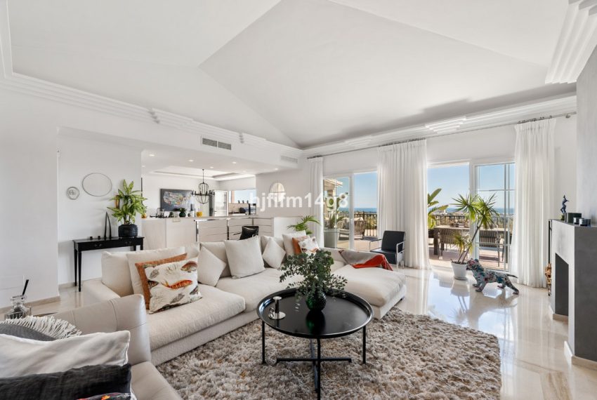 R4991944-Villa-For-Sale-Nueva-Andalucia-Semi-Detached-4-Beds-250-Built-8