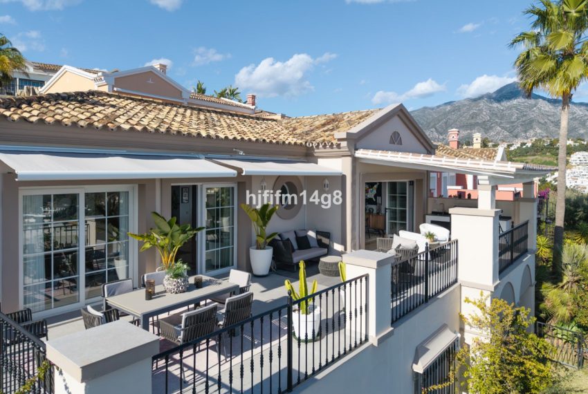 R4991944-Villa-For-Sale-Nueva-Andalucia-Semi-Detached-4-Beds-250-Built