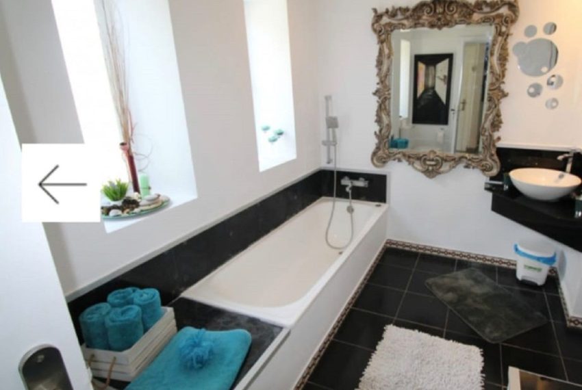 R4992292-Villa-For-Sale-Estepona-Detached-5-Beds-290-Built-5