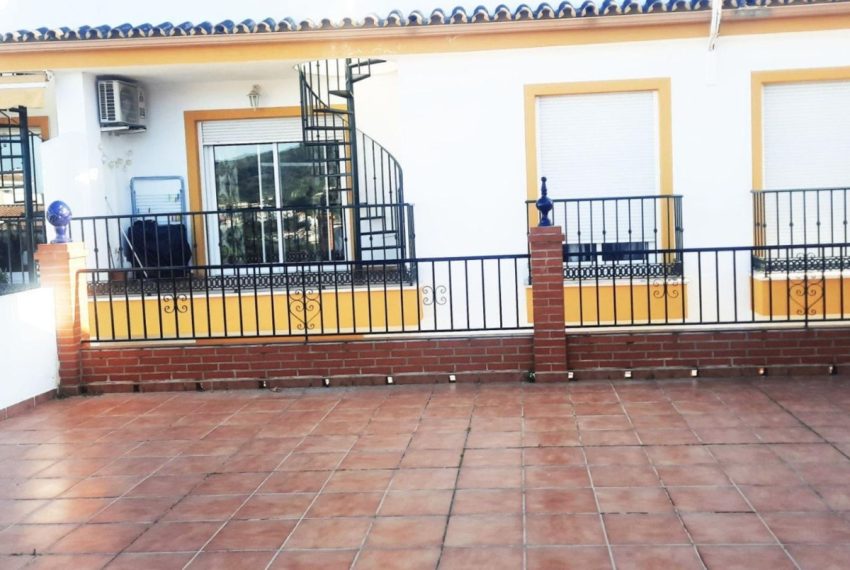 R4992580-Villa-For-Sale-Monda-Semi-Detached-4-Beds-300-Built-1