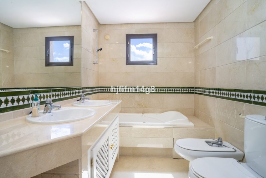 R4993159-Apartment-For-Sale-Los-Arqueros-Penthouse-2-Beds-161-Built-13