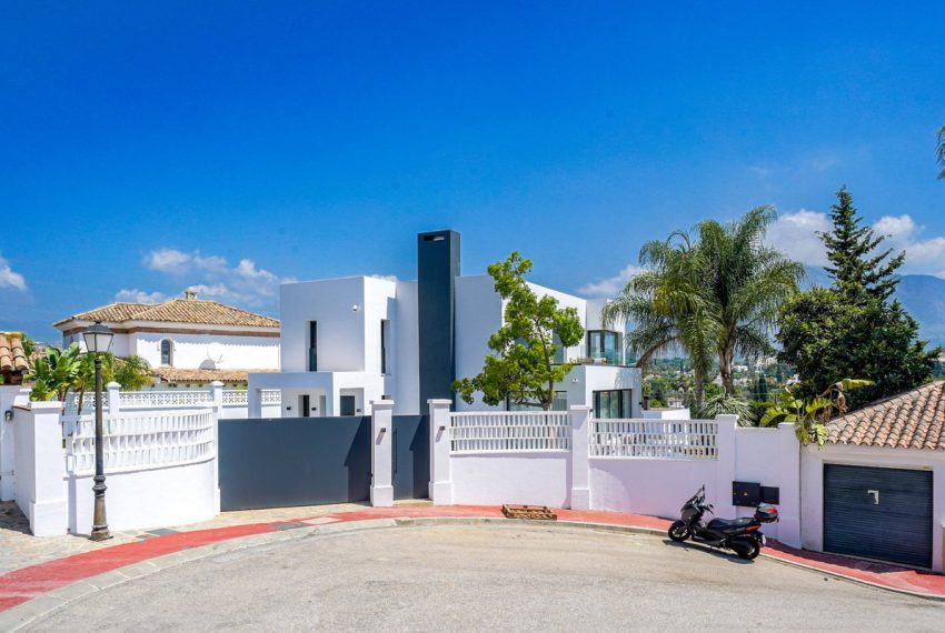 R4993903-Villa-For-Sale-Nueva-Andalucia-Detached-5-Beds-425-Built-10
