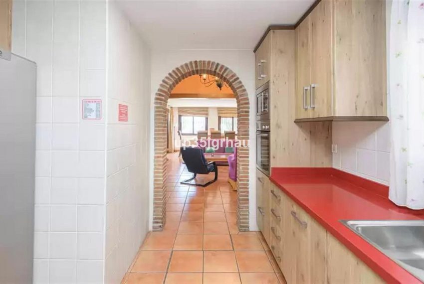 R5001361-Villa-For-Sale-Estepona-Detached-6-Beds-400-Built-11