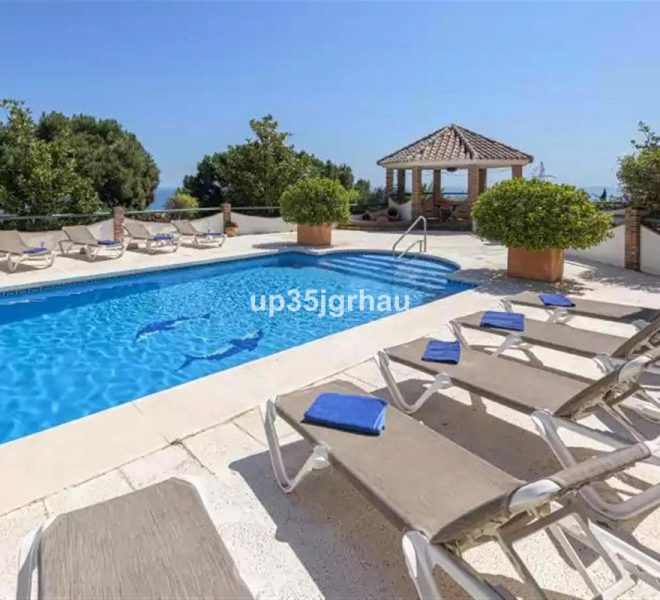 R5001361-Image 1-Detached - 6 Beds - 400 Built