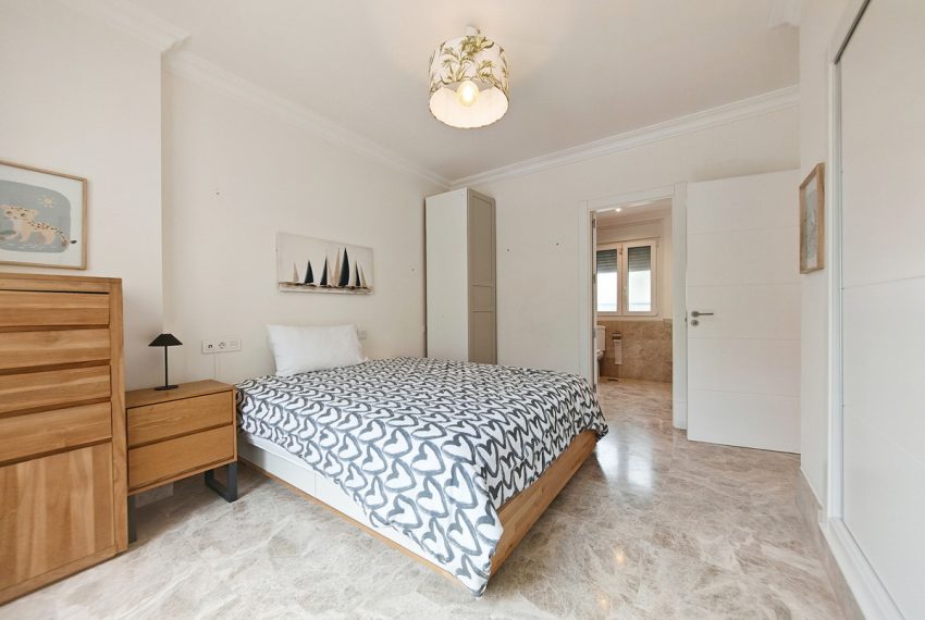 R5001736-Villa-For-Sale-Santa-Clara-Detached-4-Beds-310-Built-13
