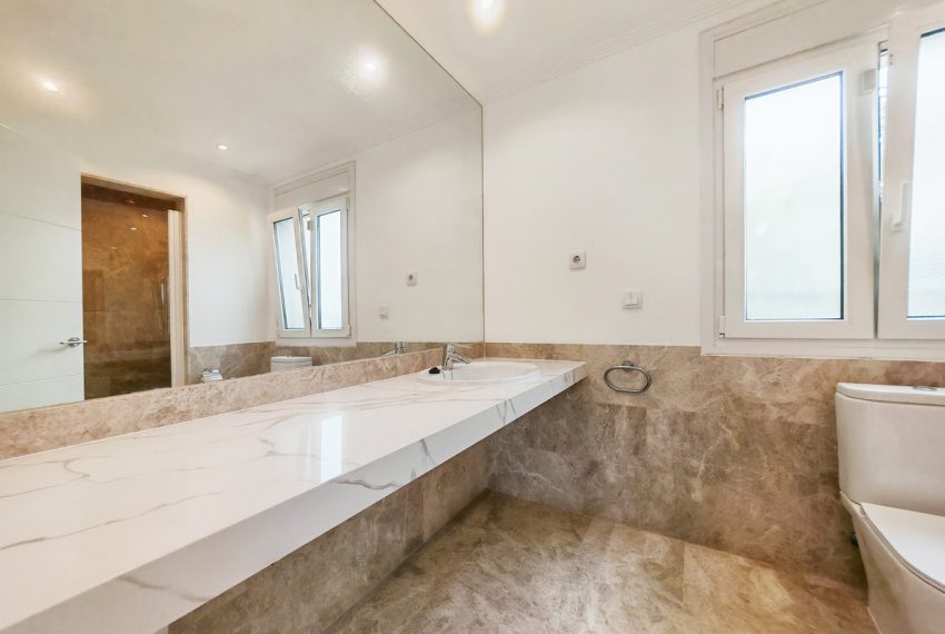 R5001736-Villa-For-Sale-Santa-Clara-Detached-4-Beds-310-Built-14