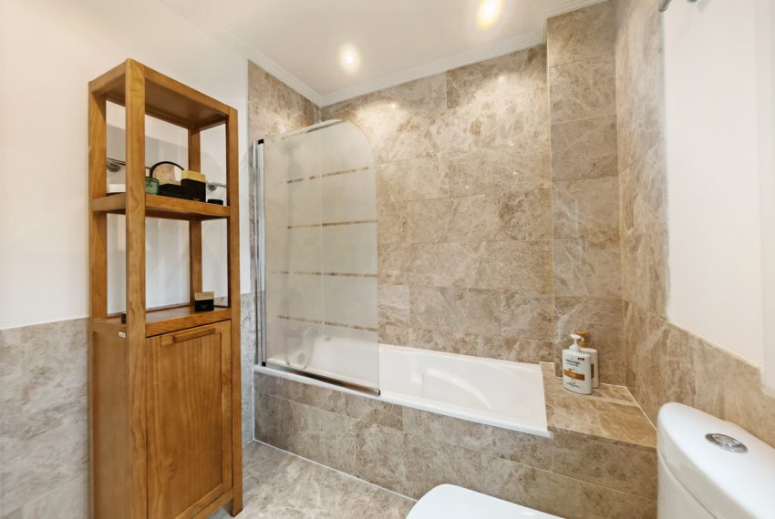 R5001736-Villa-For-Sale-Santa-Clara-Detached-4-Beds-310-Built-15