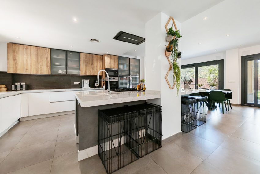 R5001736-Villa-For-Sale-Santa-Clara-Detached-4-Beds-310-Built-7