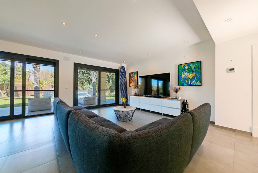 R5001736-Villa-For-Sale-Santa-Clara-Detached-4-Beds-310-Built-9