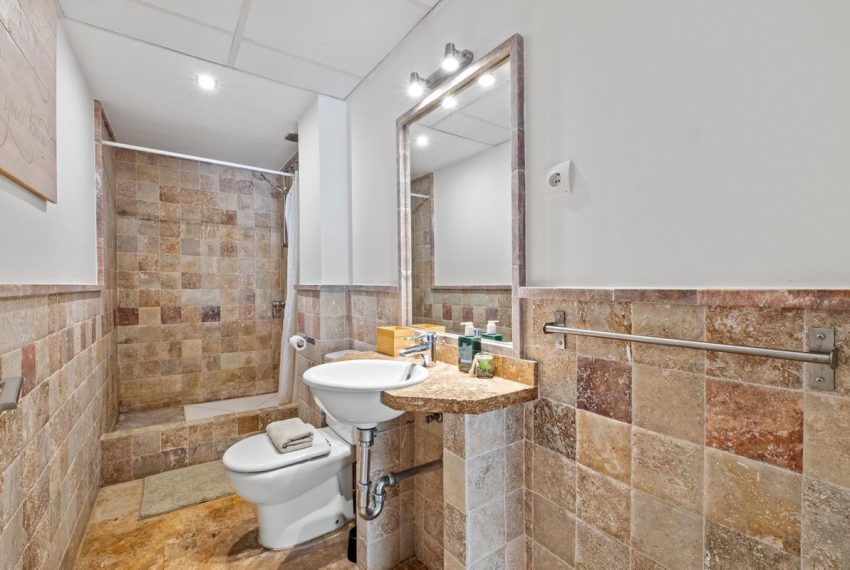 R5001814-Apartment-For-Sale-The-Golden-Mile-Ground-Floor-3-Beds-254-Built-12
