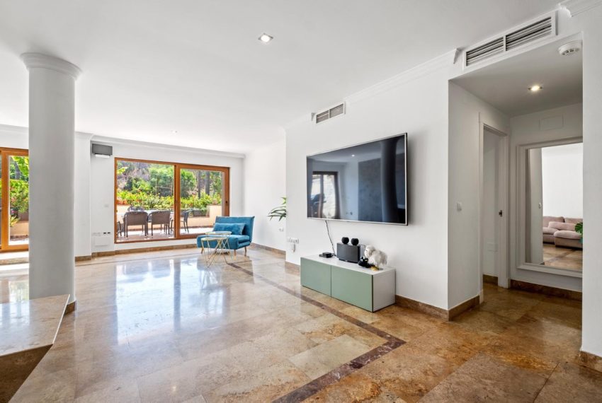 R5001814-Apartment-For-Sale-The-Golden-Mile-Ground-Floor-3-Beds-254-Built-6