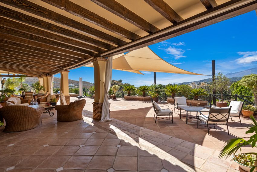 R2801810-Villa-For-Sale-Benahavis-Detached-4-Beds-566-Built-15