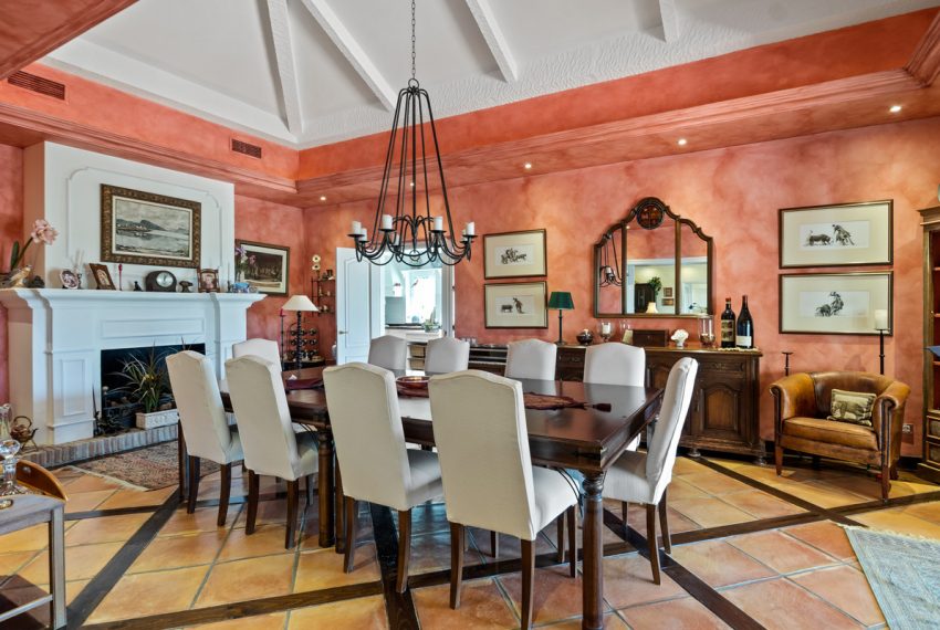 R2801810-Villa-For-Sale-Benahavis-Detached-4-Beds-566-Built-17