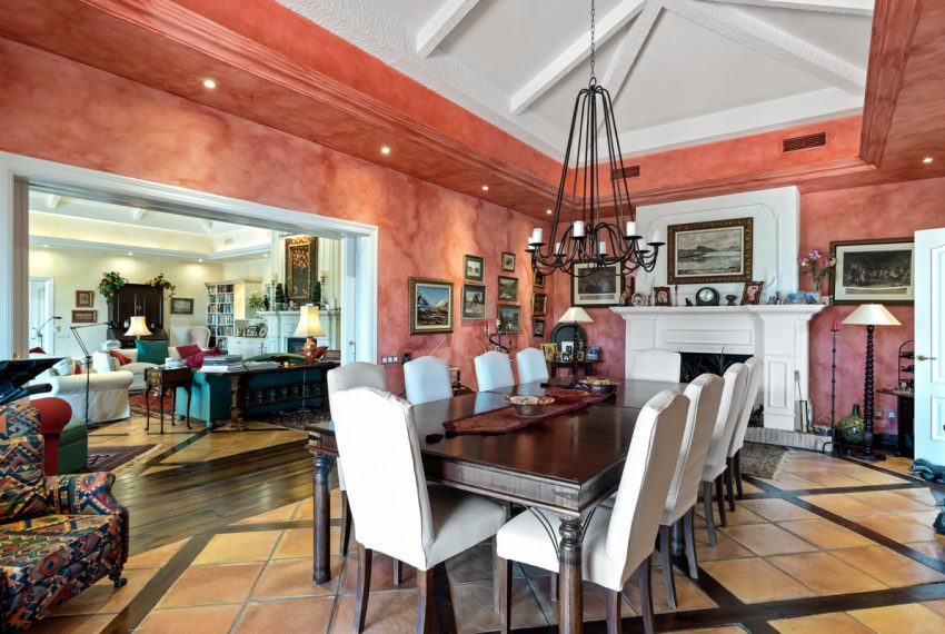 R2801810-Villa-For-Sale-Benahavis-Detached-4-Beds-566-Built-18