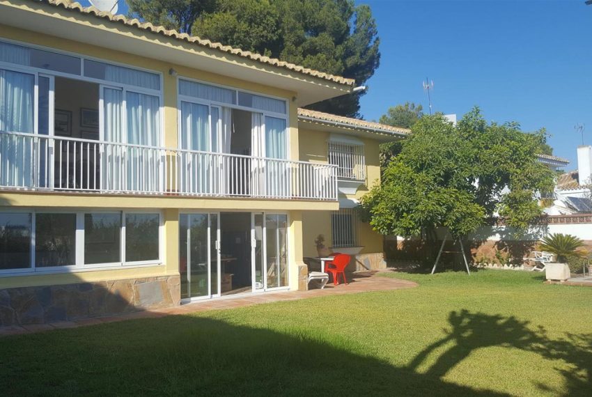 R3036125-Villa-For-Sale-Mijas-Costa-Detached-6-Beds-360-Built-1