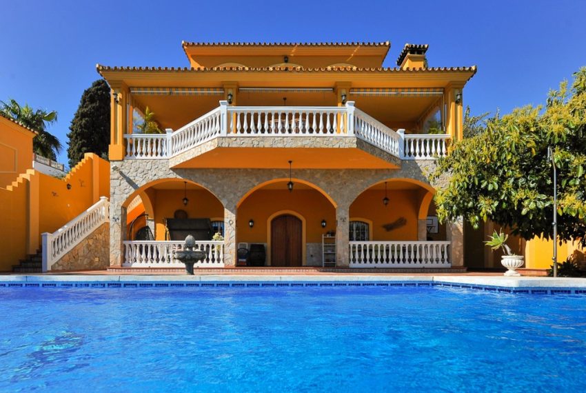 R3087802-Villa-For-Sale-Mijas-Costa-Detached-5-Beds-420-Built