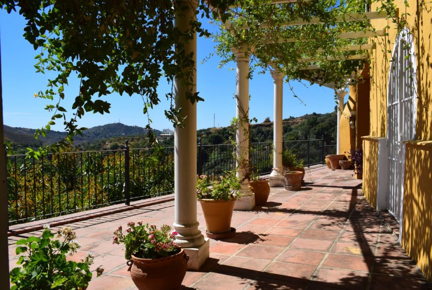 R3441994-Villa-For-Sale-Ojen-Detached-4-Beds-195-Built