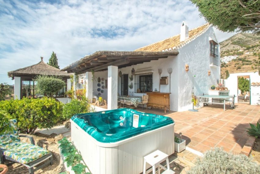 R3537112-Villa-For-Sale-Mijas-Costa-Detached-6-Beds-465-Built-4