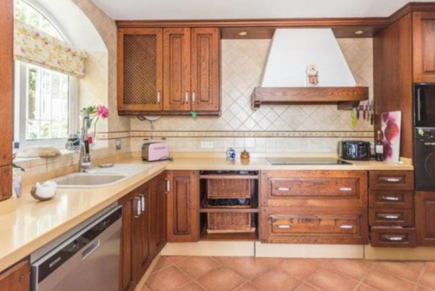 R3770659-Villa-For-Sale-Estepona-Detached-4-Beds-250-Built-12