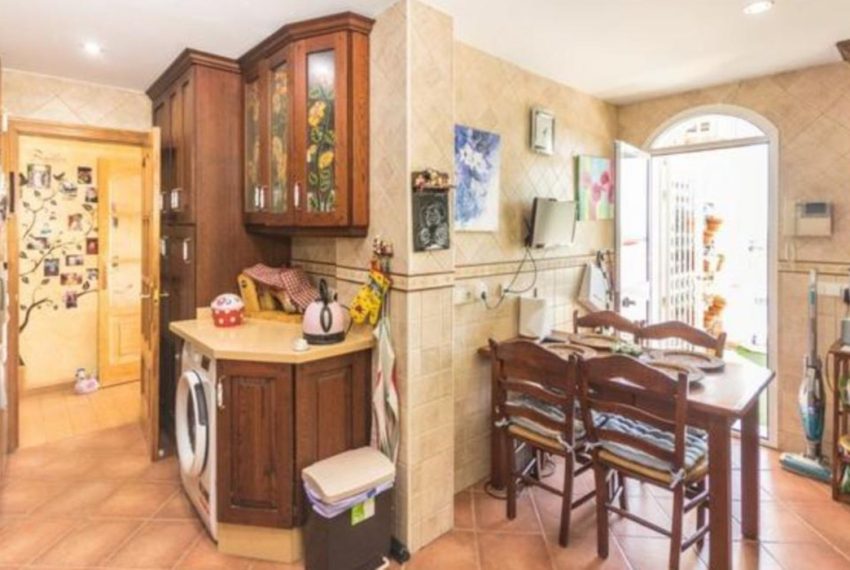 R3770659-Villa-For-Sale-Estepona-Detached-4-Beds-250-Built-13