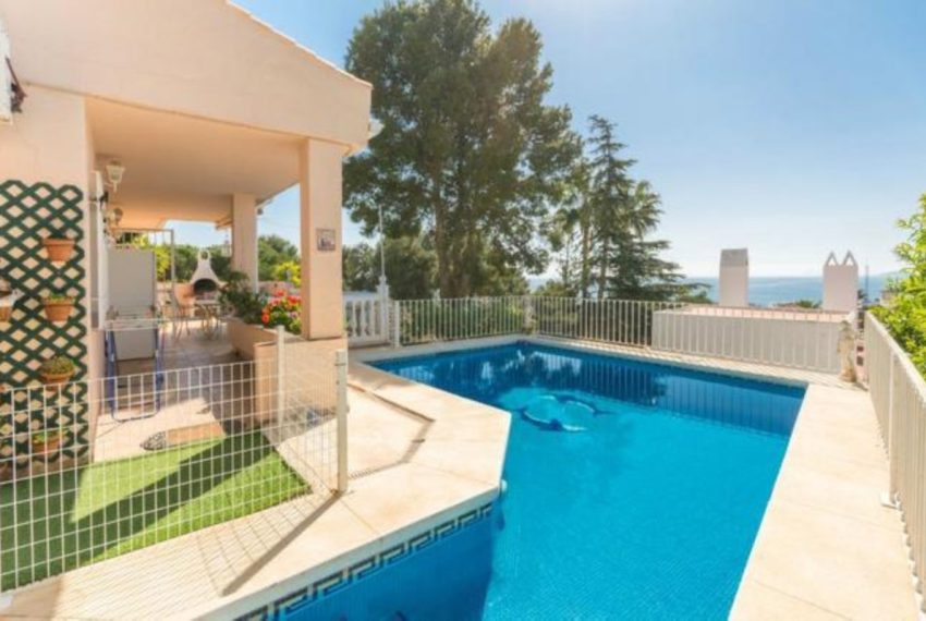 R3770659-Villa-For-Sale-Estepona-Detached-4-Beds-250-Built-3