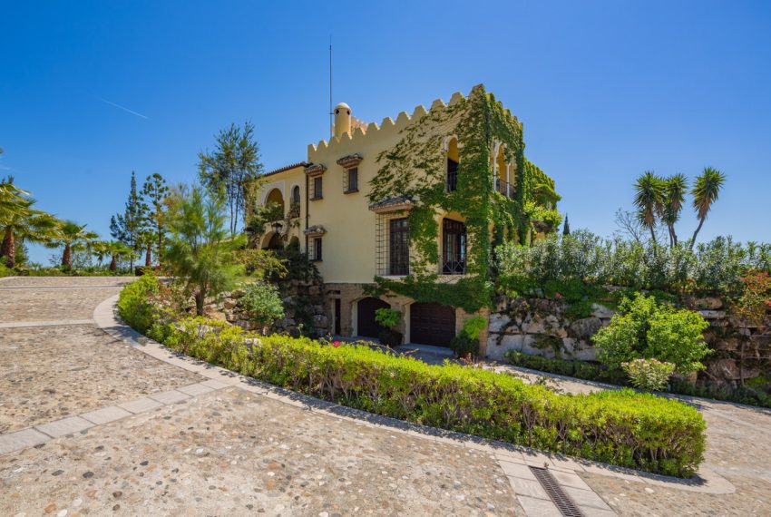 R3805369-Villa-For-Sale-Benahavis-Detached-7-Beds-1022-Built