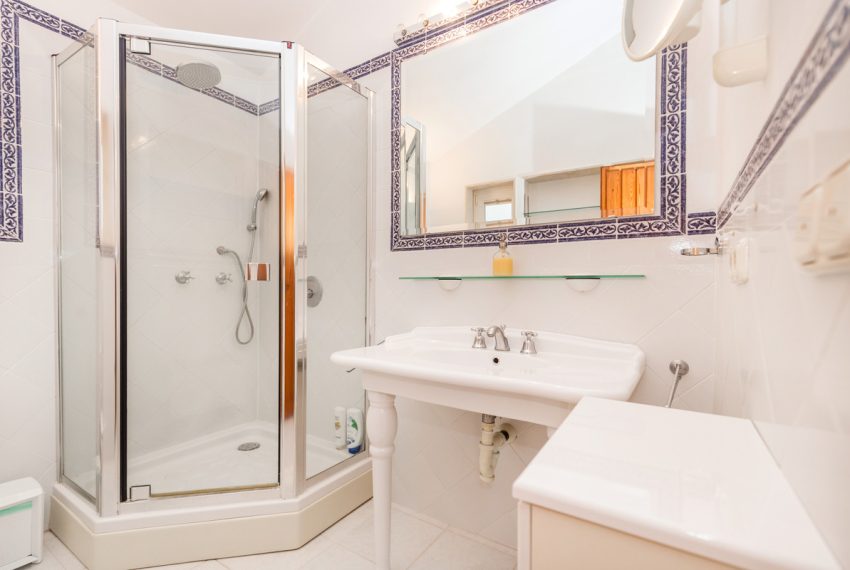 R3855409-Villa-For-Sale-Los-Monteros-Detached-5-Beds-420-Built-12