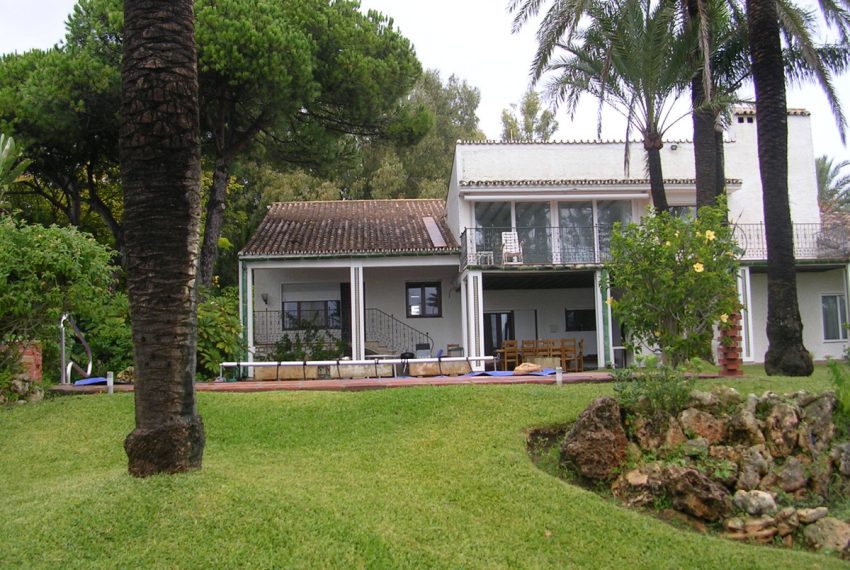 R3855409-Villa-For-Sale-Los-Monteros-Detached-5-Beds-420-Built-16