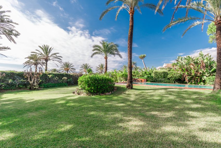 R3855409-Villa-For-Sale-Los-Monteros-Detached-5-Beds-420-Built-6