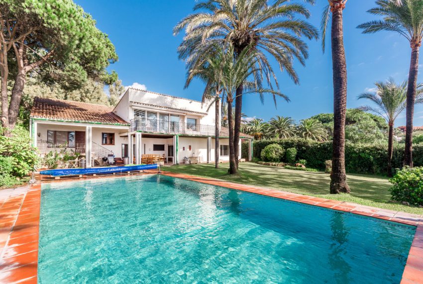 R3855409-Villa-For-Sale-Los-Monteros-Detached-5-Beds-420-Built-7