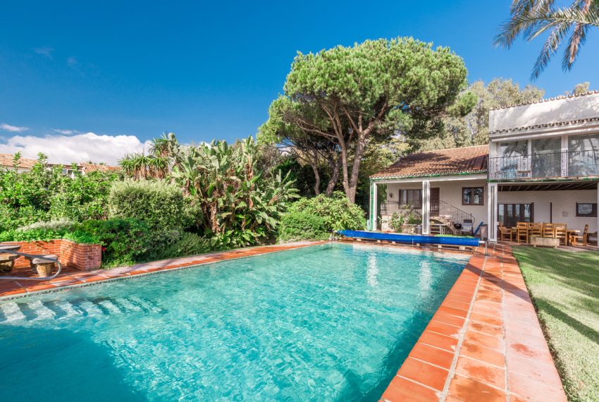 R3855409-Villa-For-Sale-Los-Monteros-Detached-5-Beds-420-Built-8