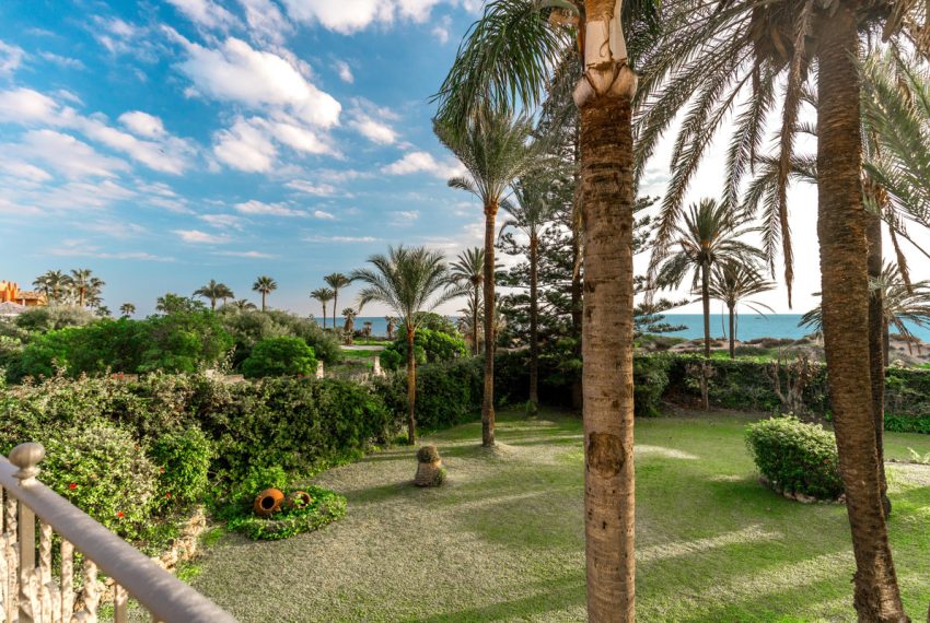 R3855409-Villa-For-Sale-Los-Monteros-Detached-5-Beds-420-Built-9