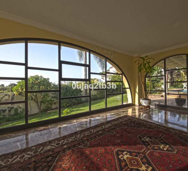 R3967933-Image 1-Detached - 5 Beds - 528 Built