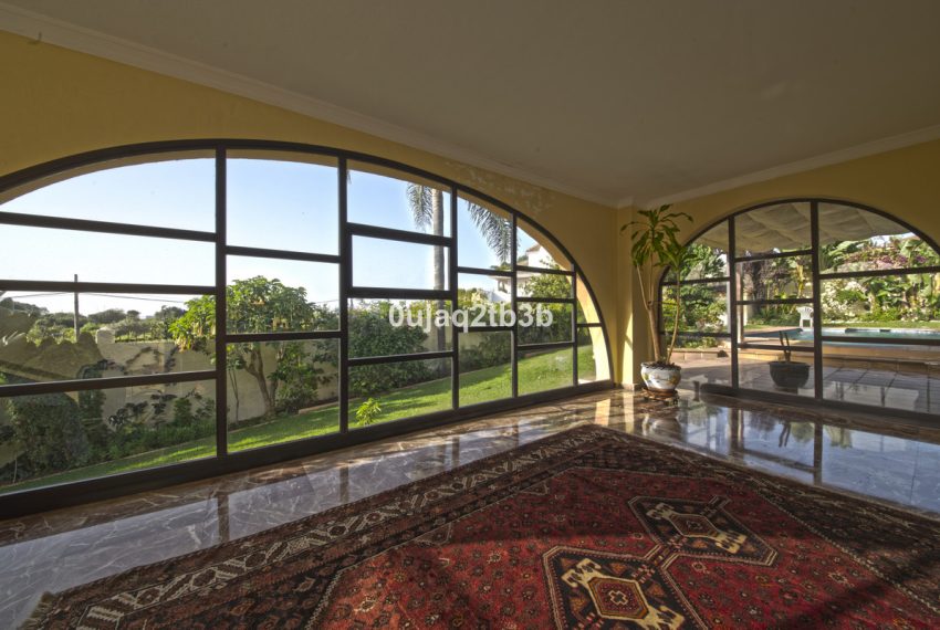 R3967933-Villa-For-Sale-New-Golden-Mile-Detached-5-Beds-528-Built