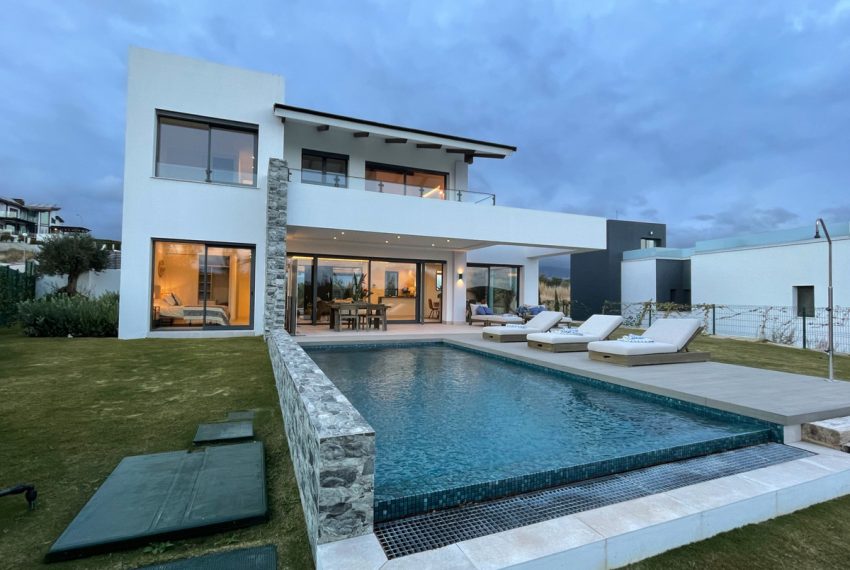 R3990073-Villa-For-Sale-Mijas-Costa-Detached-4-Beds-293-Built