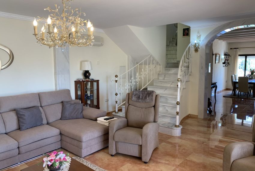 R4071616-Villa-For-Sale-Coin-Detached-4-Beds-271-Built-6