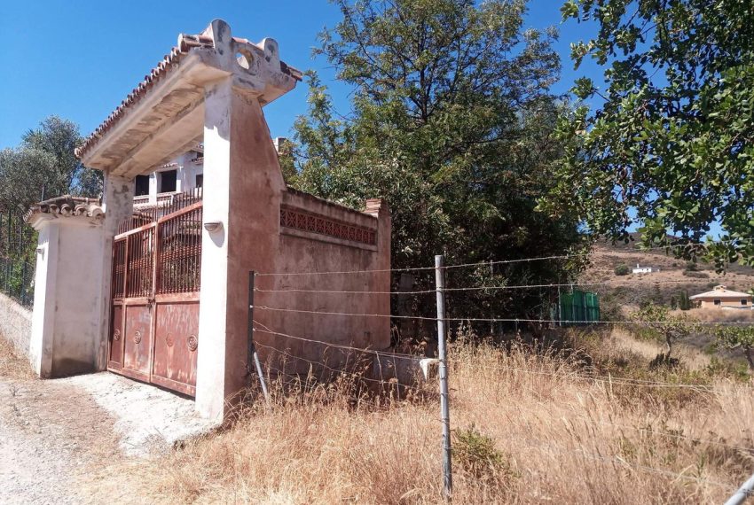 R4096219-Villa-For-Sale-Mijas-Costa-Finca-3-Beds-98-Built-2