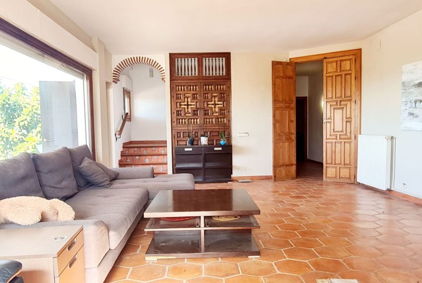 R4102684-Villa-For-Sale-Las-Chapas-Detached-5-Beds-790-Built-11