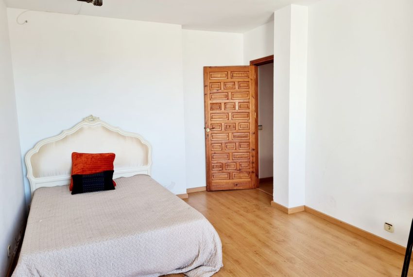 R4102684-Villa-For-Sale-Las-Chapas-Detached-5-Beds-790-Built-15