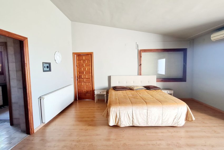 R4102684-Villa-For-Sale-Las-Chapas-Detached-5-Beds-790-Built-19