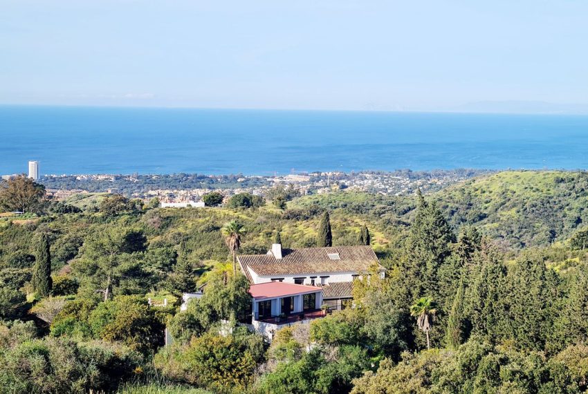 R4102684-Villa-For-Sale-Las-Chapas-Detached-5-Beds-790-Built-2