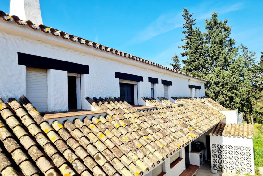 R4102684-Villa-For-Sale-Las-Chapas-Detached-5-Beds-790-Built-3