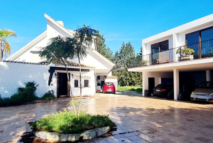 R4102684-Villa-For-Sale-Las-Chapas-Detached-5-Beds-790-Built-4