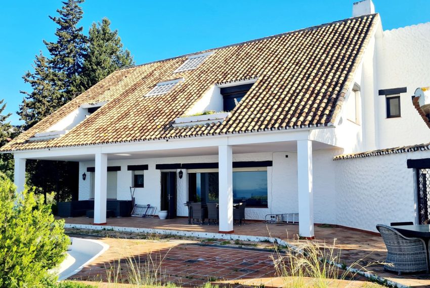 R4102684-Villa-For-Sale-Las-Chapas-Detached-5-Beds-790-Built