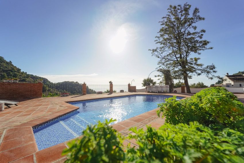 R4103119-Villa-For-Sale-Mijas-Detached-3-Beds-371-Built-1