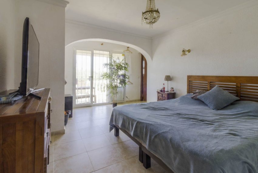 R4115770-Villa-For-Sale-Elviria-Detached-3-Beds-241-Built-14