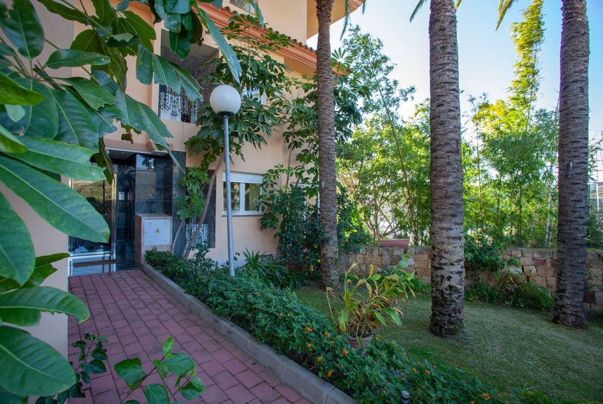 R4121917-Apartment-For-Sale-Nueva-Andalucia-Middle-Floor-3-Beds-173-Built-3