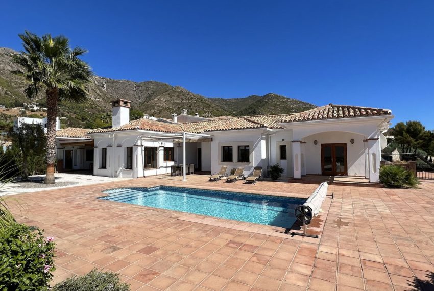 R4132216-Villa-For-Sale-Mijas-Detached-4-Beds-525-Built
