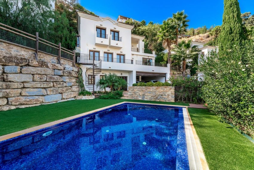 R4152868-Villa-For-Sale-Benahavis-Detached-5-Beds-362-Built-1