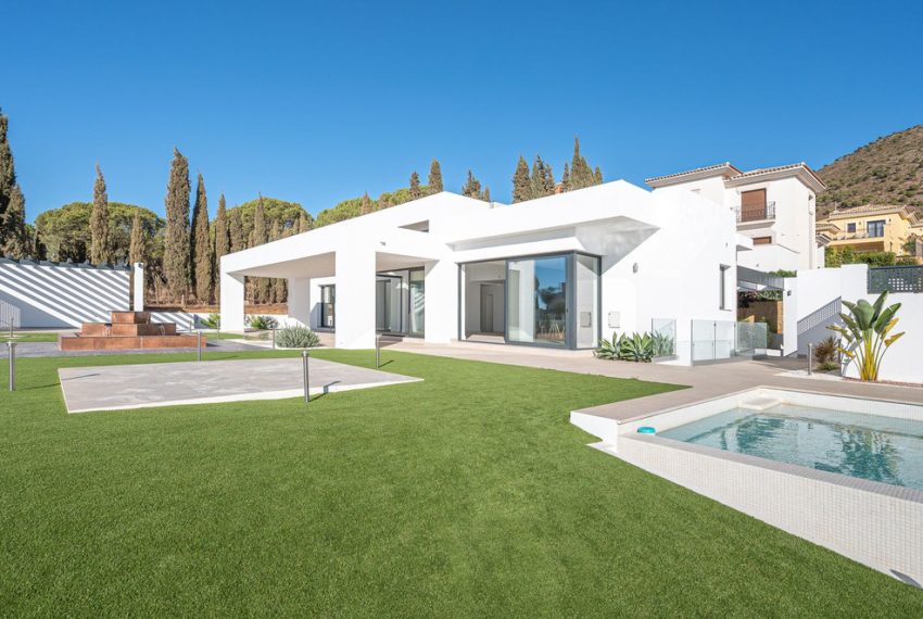 R4167628-Villa-For-Sale-Mijas-Detached-4-Beds-357-Built-4